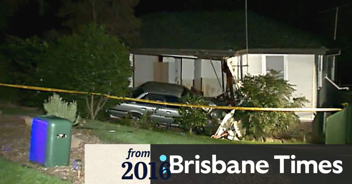 Video Car crashes into Sydney house